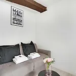 Amazing Studio In The Heart Of The Marais