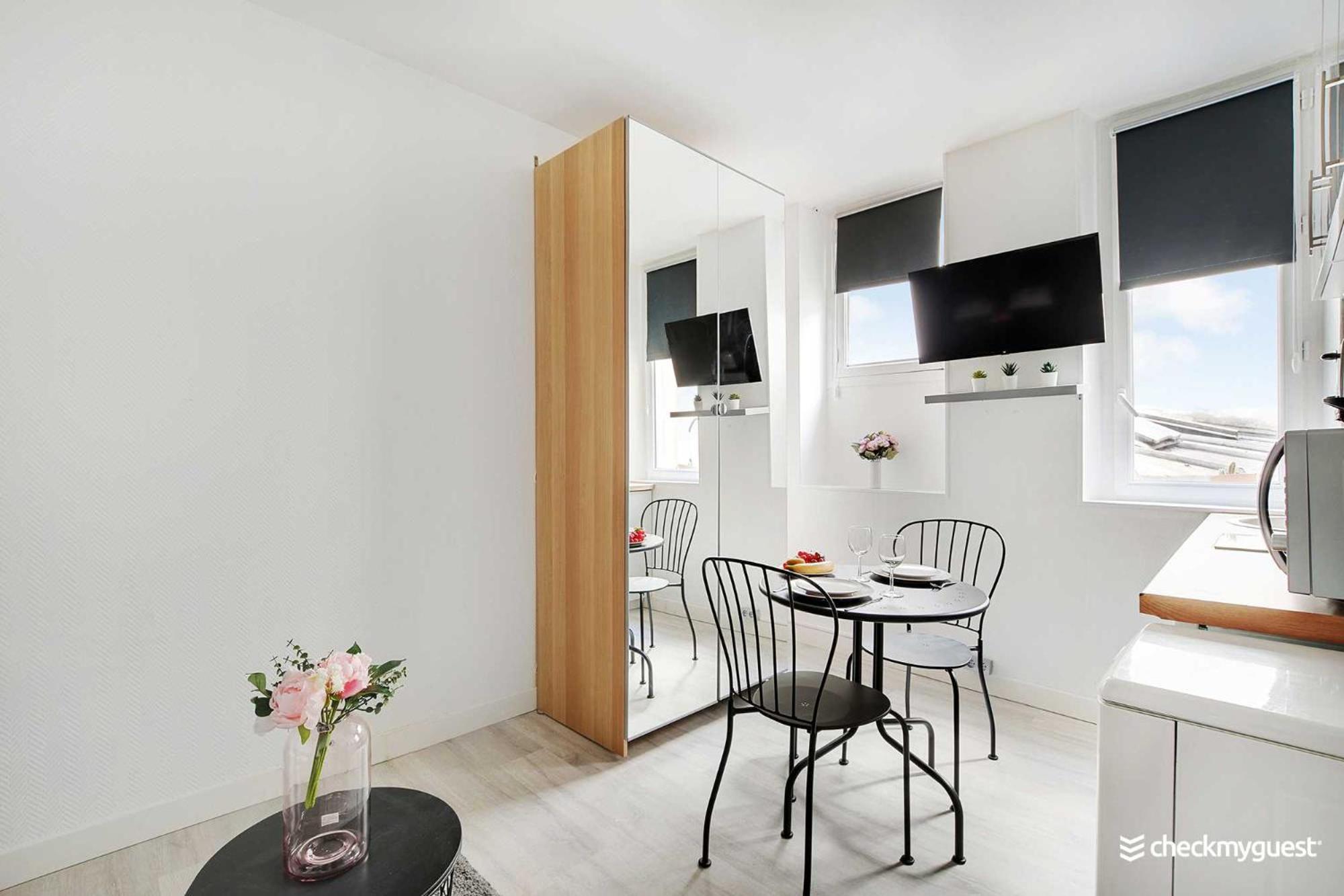 Amazing In The Heart Of The Marais *